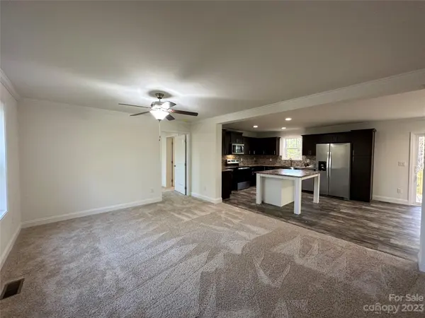 838 W J ST, Newton, NC 28658