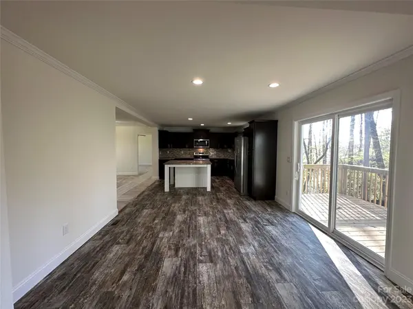 838 W J ST, Newton, NC 28658