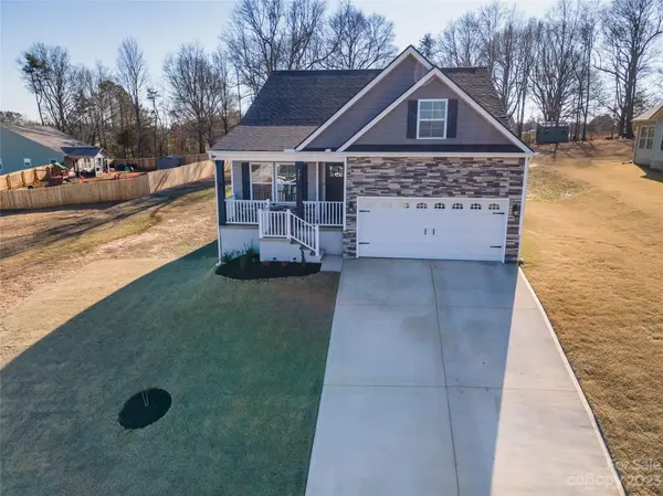 505 Fairlead LN, Boiling Springs, SC 29323
