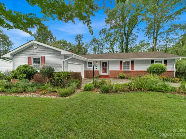 65 Far Hills TER,  Brevard,  NC 28712
