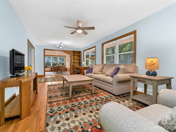 65 Far Hills TER, Brevard, NC 28712
