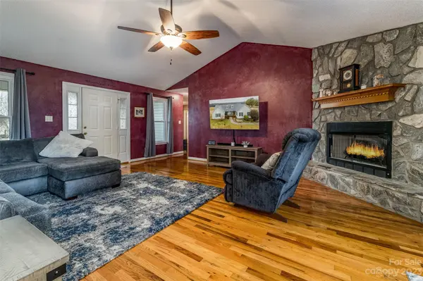 4105 Davis RD, Maiden, NC 28650