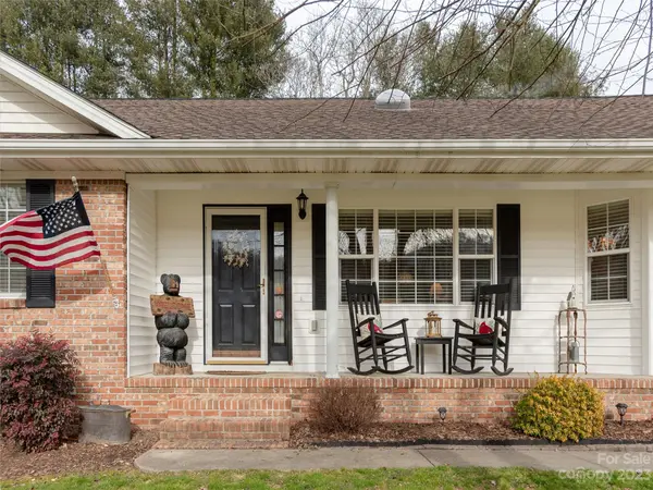 3227 Brightwater Farm DR, Hendersonville, NC 28739