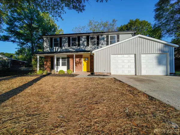 11420 Five Cedars RD, Charlotte, NC 28226
