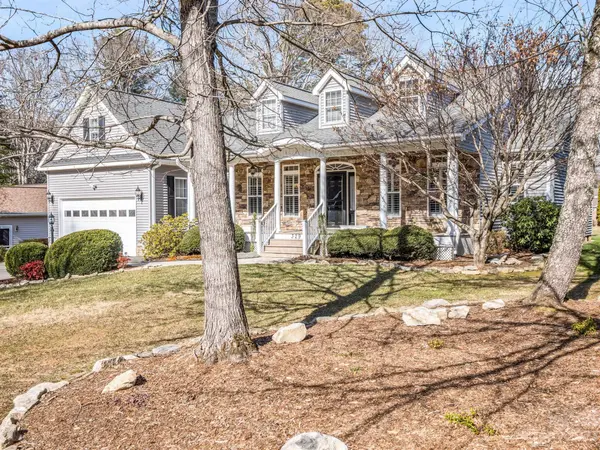 329 Classic Oaks CIR, Hendersonville, NC 28792