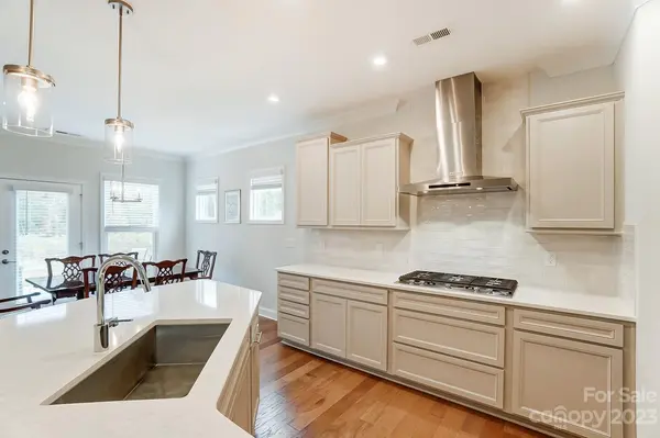 614 Hinterland LN, Matthews, NC 28104