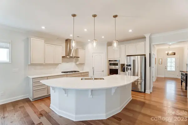 614 Hinterland LN, Matthews, NC 28104