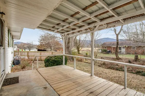 107 Brookside CT, Waynesville, NC 28786