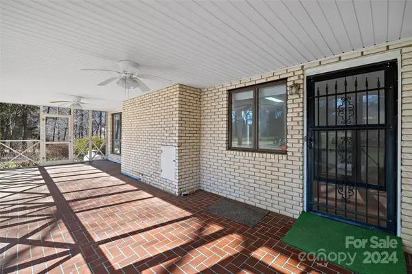 2851 E NC 10 HWY, Conover, NC 28613