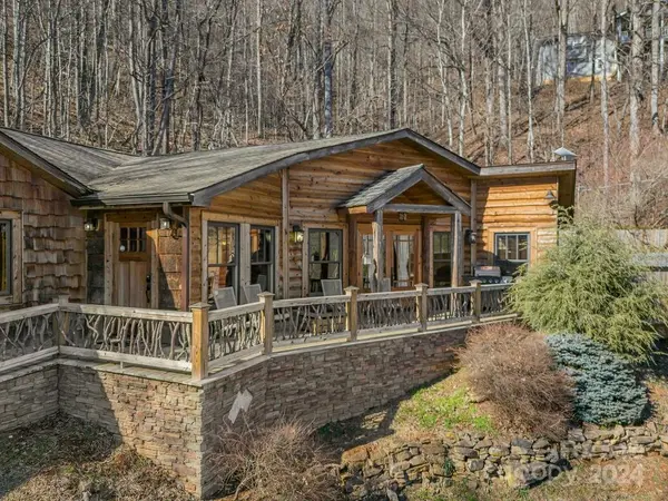75 Mountainside RD, Franklin, NC 28734