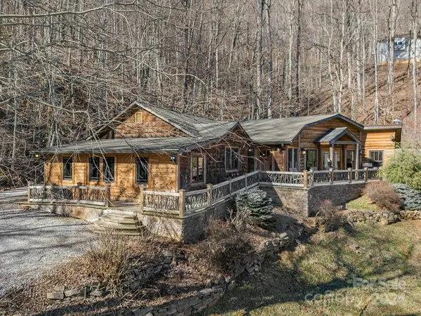 75 Mountainside RD, Franklin, NC 28734