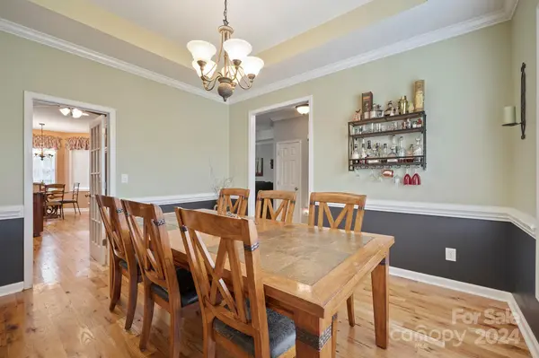 1039 Marguerite DR, Lowell, NC 28098