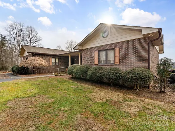 3031 Snipes ST, Morganton, NC 28655