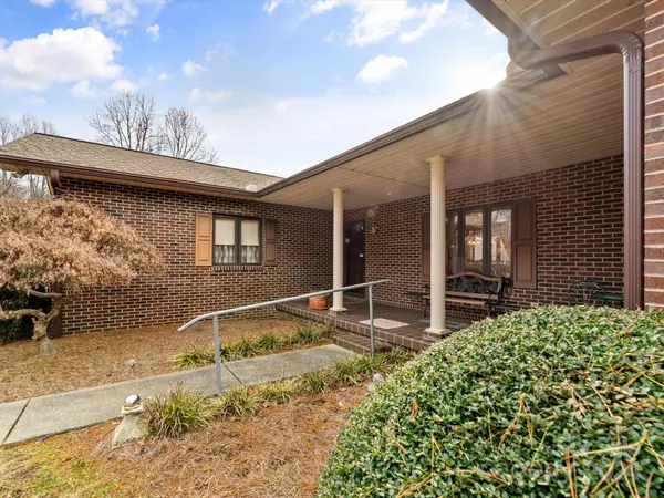 3031 Snipes ST, Morganton, NC 28655