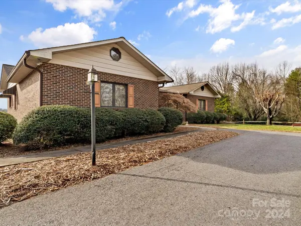 3031 Snipes ST, Morganton, NC 28655
