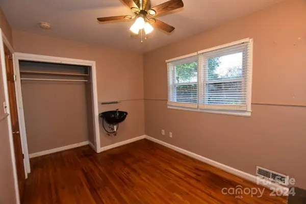 207 Stacy ST, Morganton, NC 28655
