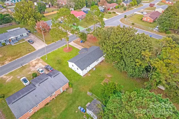6203 Timberland DR, Fayetteville, NC 28314
