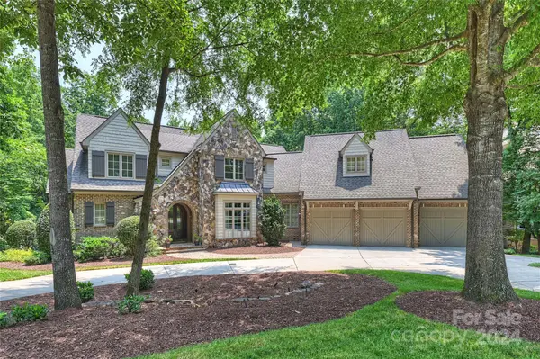 1619 Shadow Forest DR, Matthews, NC 28105