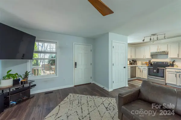 112 Shadowlawn DR, Asheville, NC 28806