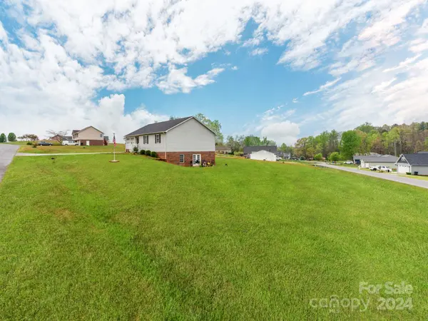 2613 Genes LOOP, Morganton, NC 28655