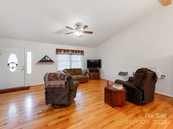 2613 Genes LOOP, Morganton, NC 28655