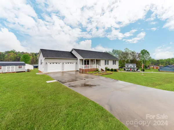 2613 Genes LOOP, Morganton, NC 28655