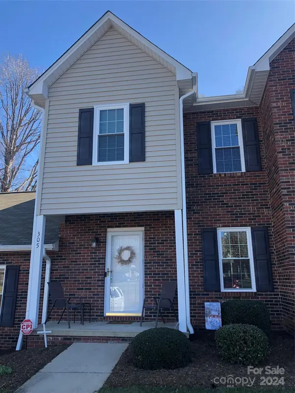 1096 22nd ST NE #305, Hickory, NC 28601