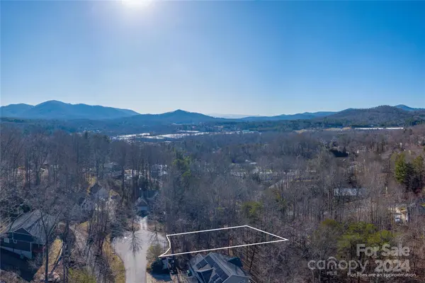161 Hillside DR, Swannanoa, NC 28778