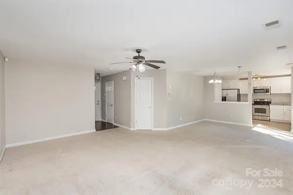 13404 Golden Apple CT, Charlotte, NC 28215