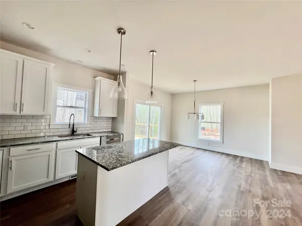 192 Cascade Ridge RD, Fairview, NC 28730