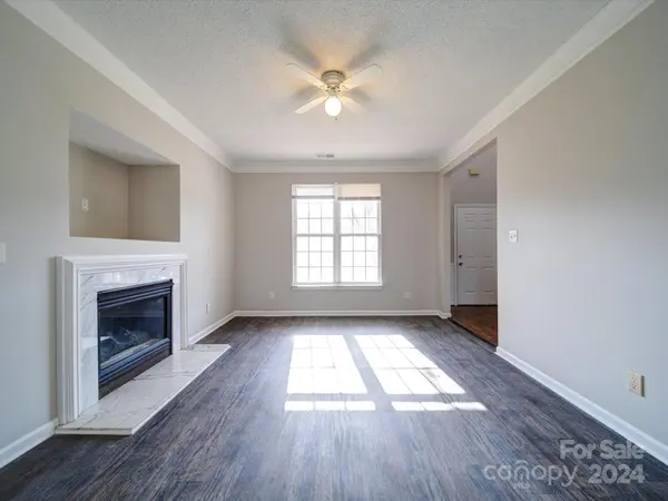 227 Chattaroy DR, Charlotte, NC 28214
