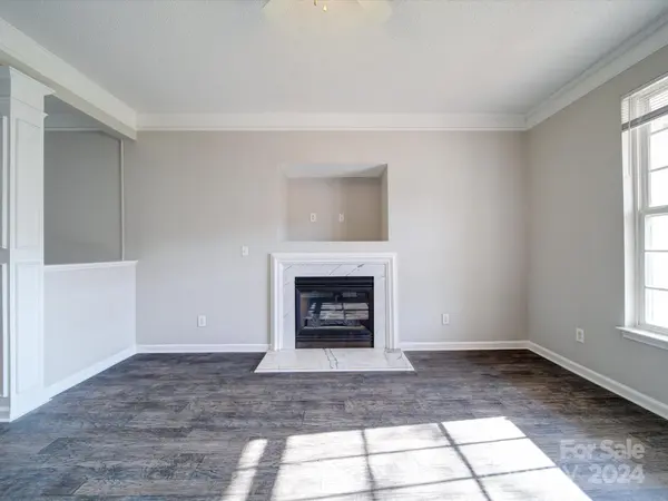 227 Chattaroy DR, Charlotte, NC 28214