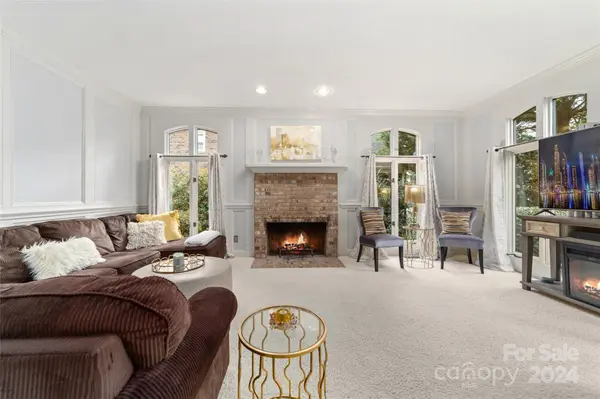 117 N Brackenbury LN, Charlotte, NC 28270