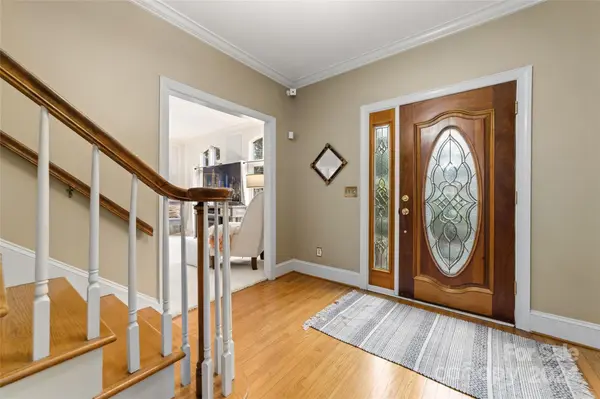 117 N Brackenbury LN, Charlotte, NC 28270