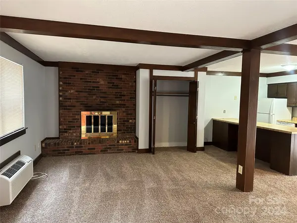 230 13th Avenue PL NW, Hickory, NC 28601