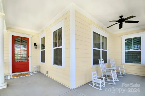 2307 Lochview ST, Pineville, NC 28134