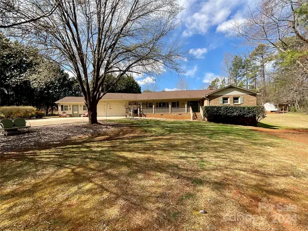 4525 Tekoa DR, Gastonia, NC 28052