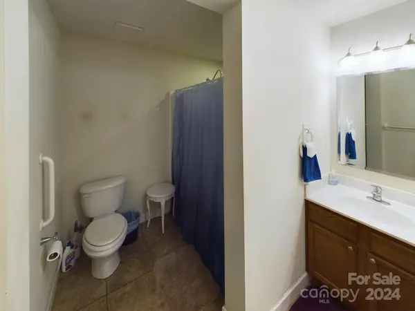 6052 Pointe West LN, Vale, NC 28168