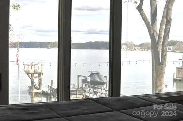 8017 Blue Water CT, Denver, NC 28037