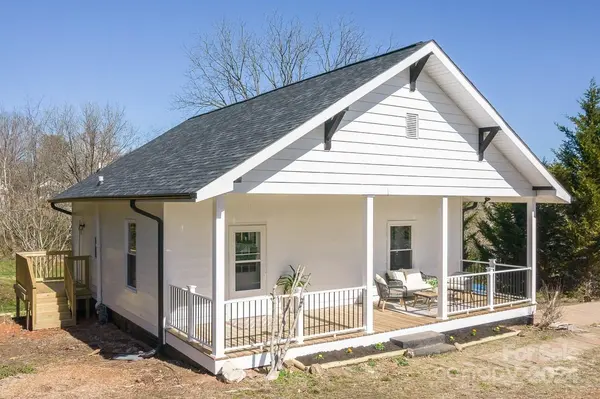 90 Falls AVE, Granite Falls, NC 28630