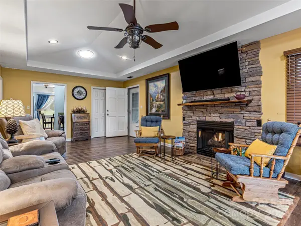 33 Southern Fairway CT #Unit #A2, Etowah, NC 28729