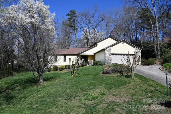 122 35th AVE NW, Hickory, NC 28601