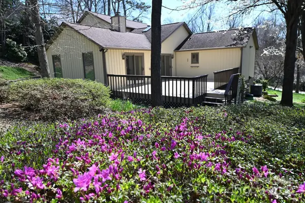 122 35th AVE NW, Hickory, NC 28601