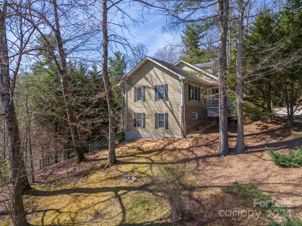 11 Terrapin TRL, Flat Rock, NC 28731