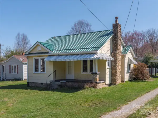511 Allens Creek RD,  Waynesville,  NC 28786