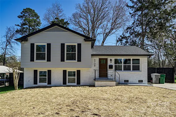 3709 Bankston PL, Charlotte, NC 28215