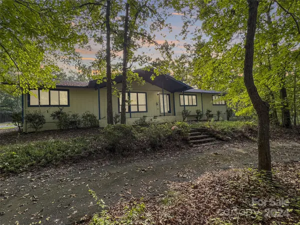 5033 Waxhaw Indian Trail RD,  Matthews,  NC 28104