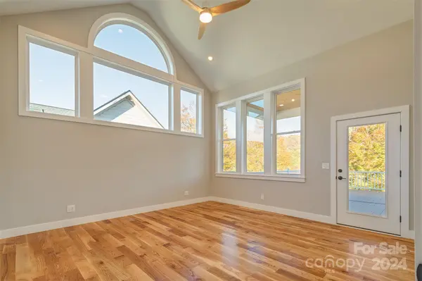 39 Al Dorf DR, Weaverville, NC 28787