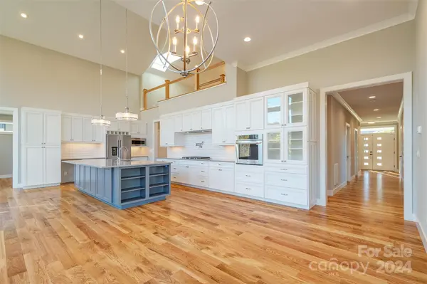 39 Al Dorf DR, Weaverville, NC 28787