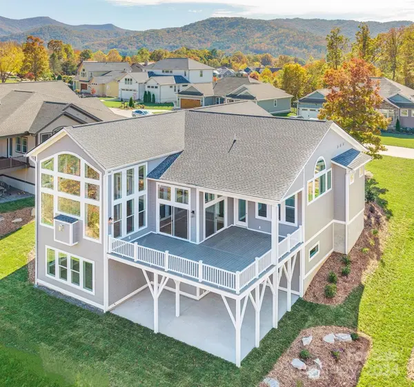 39 Al Dorf DR, Weaverville, NC 28787